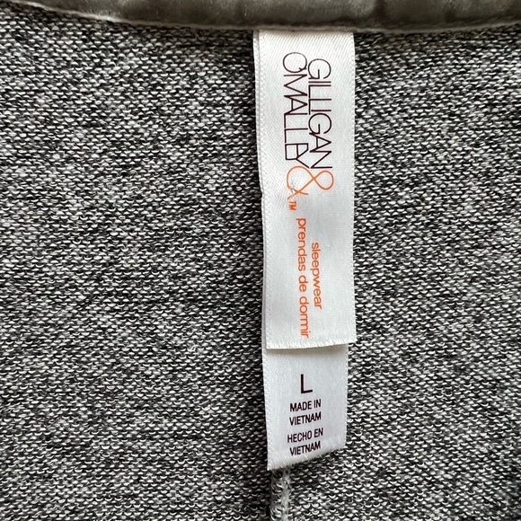 Gilligan & O’malley long sleeve v-neck sweater top, Large - Picture 3 of 6